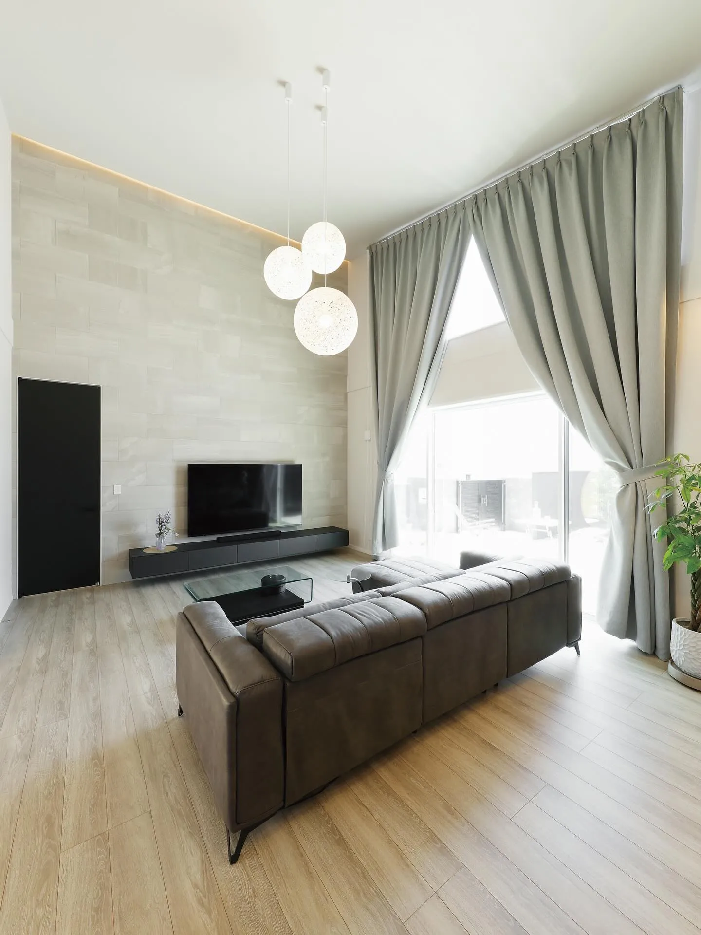 「ただいまから、くつろぎまでが美しい家。